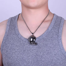 Lade das Bild in den Galerie-Viewer, Coole Streetstyle-Kette mit Fußball & Schuh Design