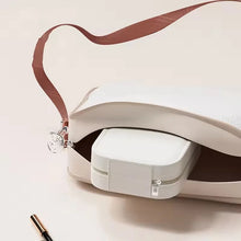 Lade das Bild in den Galerie-Viewer, Kosmetikbox mit LED-Spiegel | Ideal für unterwegs