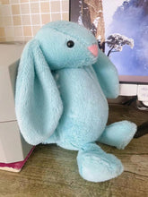 Lade das Bild in den Galerie-Viewer, Kleine Osterhasen Kuscheltiere