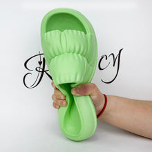 Lade das Bild in den Galerie-Viewer, Cozy Slipper | Non Slide Cloud Sandals | Wolken Sandalen im Puffer Look
