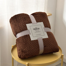 Lade das Bild in den Galerie-Viewer, Kuscheldecke aus Microfaser für dein Schlafzimmer
