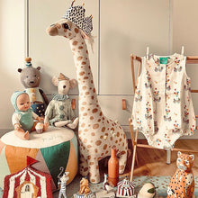 Lade das Bild in den Galerie-Viewer, XL Giraffen Kuscheltier | Plushie
