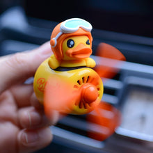 Lade das Bild in den Galerie-Viewer, Enten Pilot Auto Erfrischer
