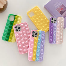 Lade das Bild in den Galerie-Viewer, Pop-It Fidget Toy Handyhülle für iPhones - selley.de
