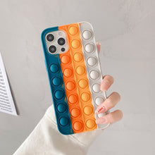 Lade das Bild in den Galerie-Viewer, Pop-It Fidget Toy Handyhülle für iPhones - selley.de
