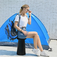 Lade das Bild in den Galerie-Viewer, Einklappbarer Hocker perfekt für Outdoor Aktivitäten, Camping und den Garten
