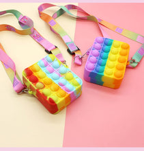 Lade das Bild in den Galerie-Viewer, Fidget Toy Pop It Taschen - selley.de
