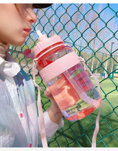 Lade das Bild in den Galerie-Viewer, XXL Wasserflasche mit 2 Liter Kapazität
