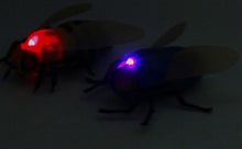 Lade das Bild in den Galerie-Viewer, Ferngesteuerte Insekten mit Fernbedienung und Infrarot Technik
