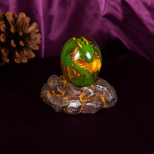 Lade das Bild in den Galerie-Viewer, Lava Drachen Ei | Dekoration für Fantasy Fans
