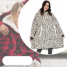 Lade das Bild in den Galerie-Viewer, Oversized Hoodie Decke | die Kuscheldecke mit Ärmeln
