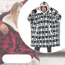 Lade das Bild in den Galerie-Viewer, Oversized Hoodie Decke | die Kuscheldecke mit Ärmeln
